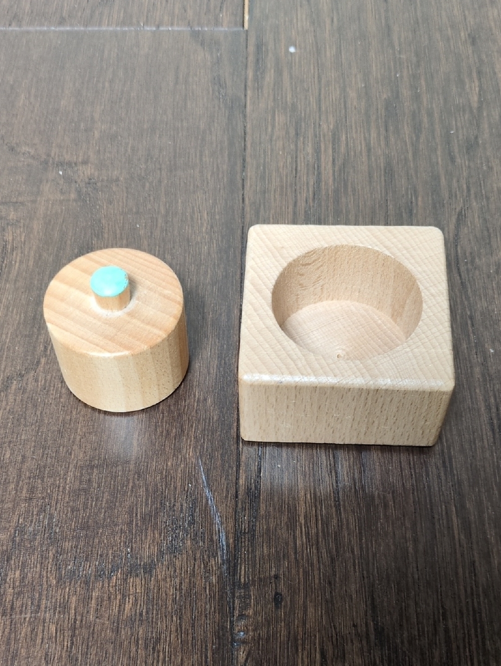 Lovevery Pincer Puzzle from The Thinker Play Kit Months 11-12
